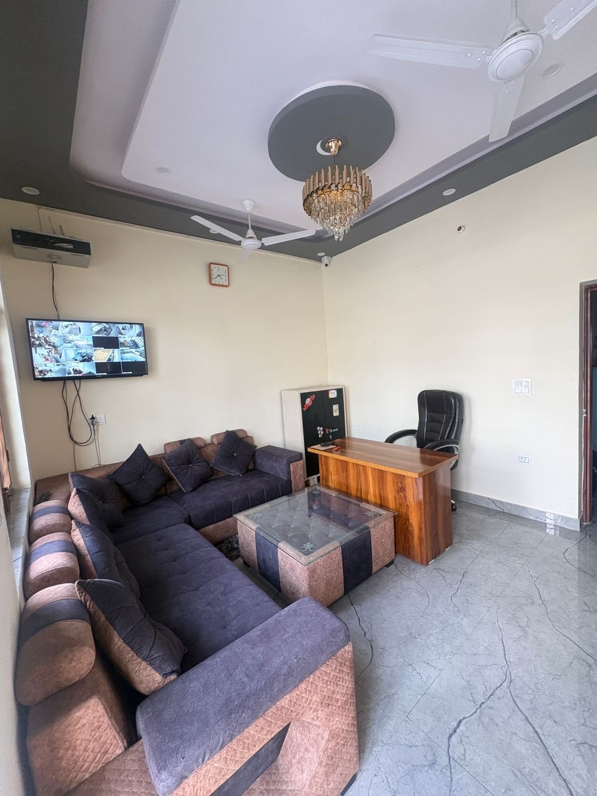 Consultation seating area at Unnati Wellness Centre / उन्नति वेलनेस सेंटर का परामर्श कक्ष